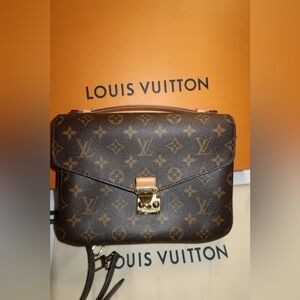 Louis Vuitton Pochette Métis